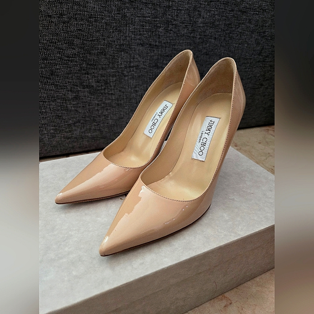 Classic beautiful Jimmy Choo Abel pumps